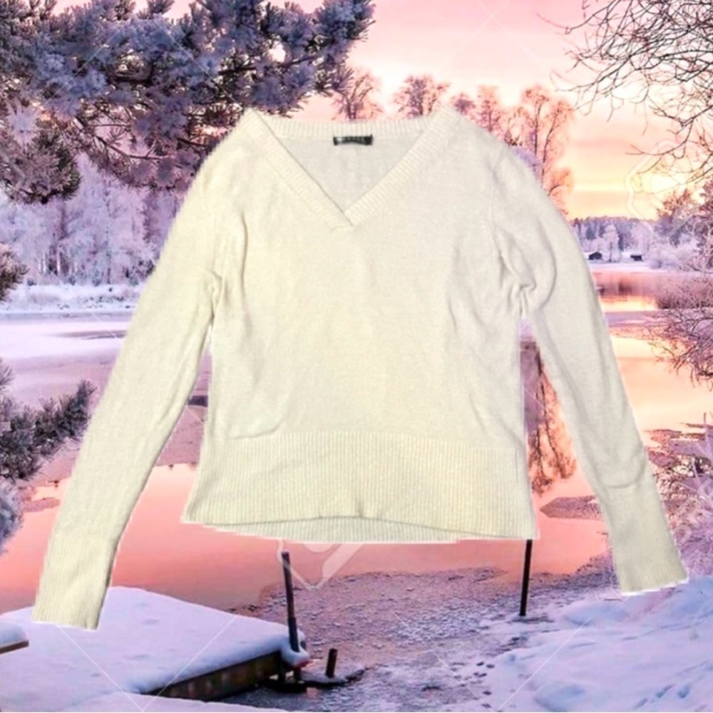 Cream George Women's V-Neck Sweater